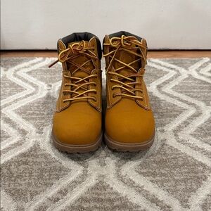 Levi's Jax 2 Core Wheat Combat Boots/ Little Boy/ Size 1